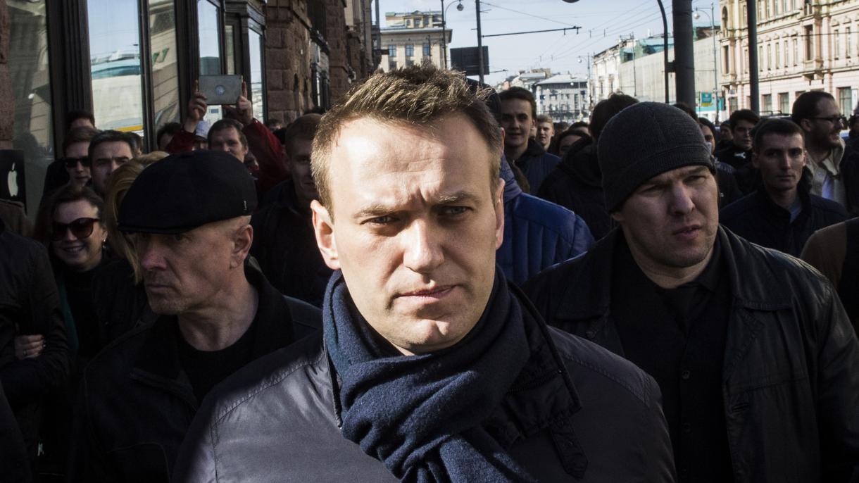 俄罗斯示威游行遭警察干预 活动家被监禁15天