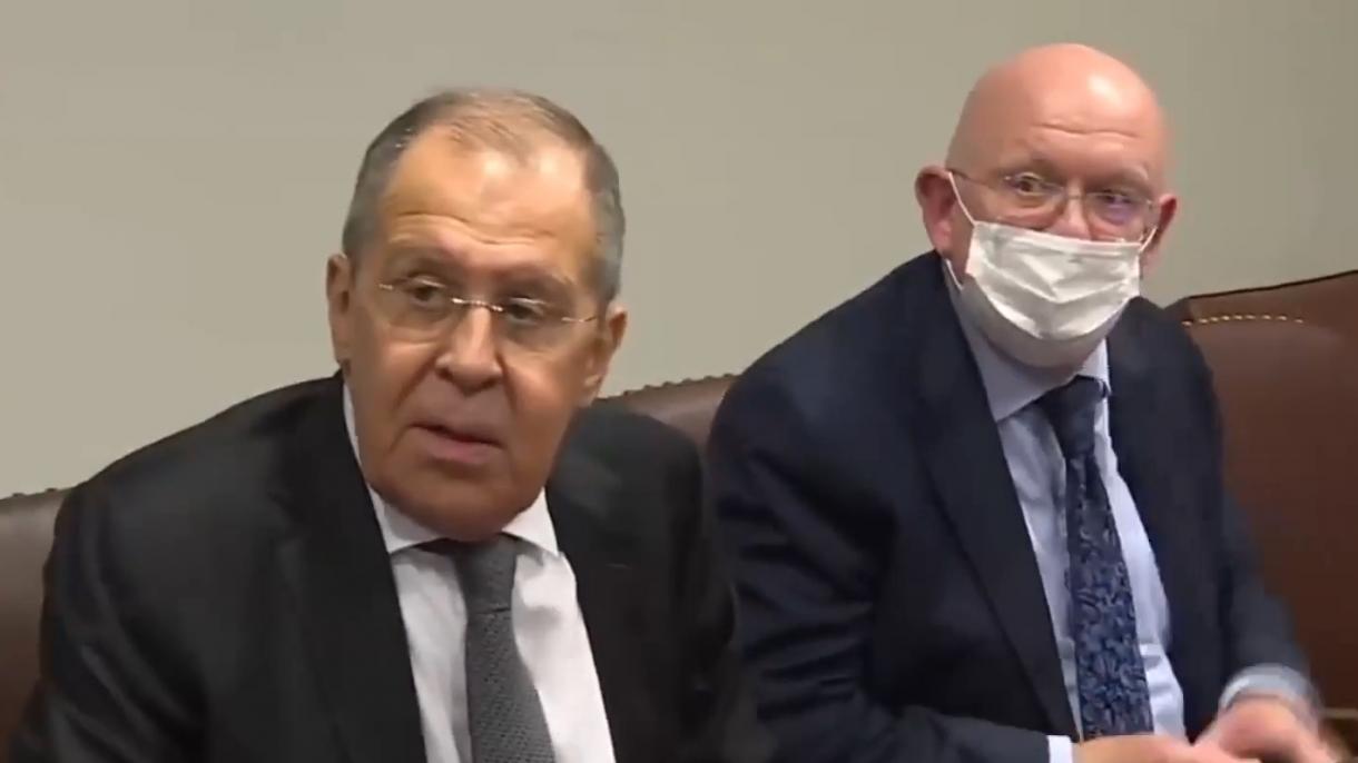 Viccesen nyilatkozott Lavrov a sajtónak