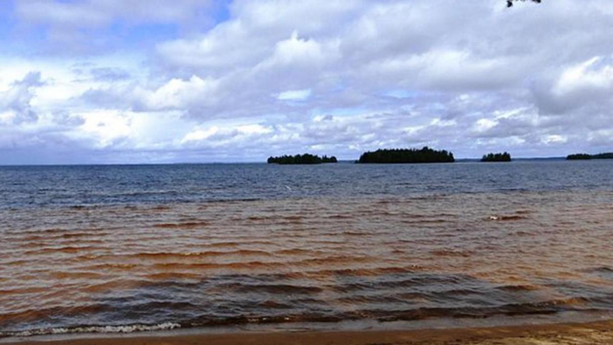 Russia: tragedia sul lago, 14 ragazzini morti