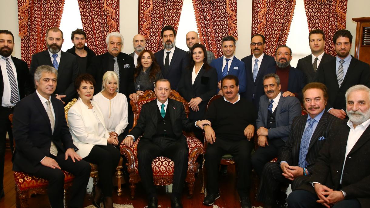 اردوغان هنرمندان سرشناس ترکیه را  به حضور پذیرفت