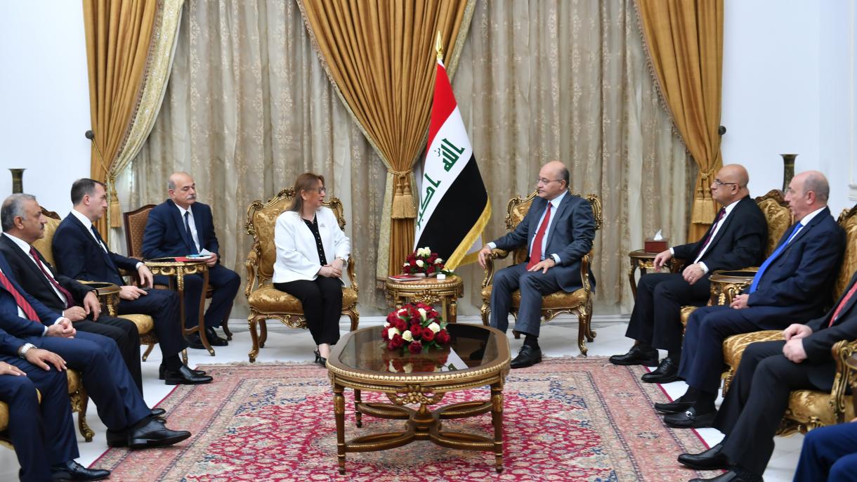 Ministra turca do Comércio e Alfândegas reuniu-se com o presidente iraquiano Barham Salih