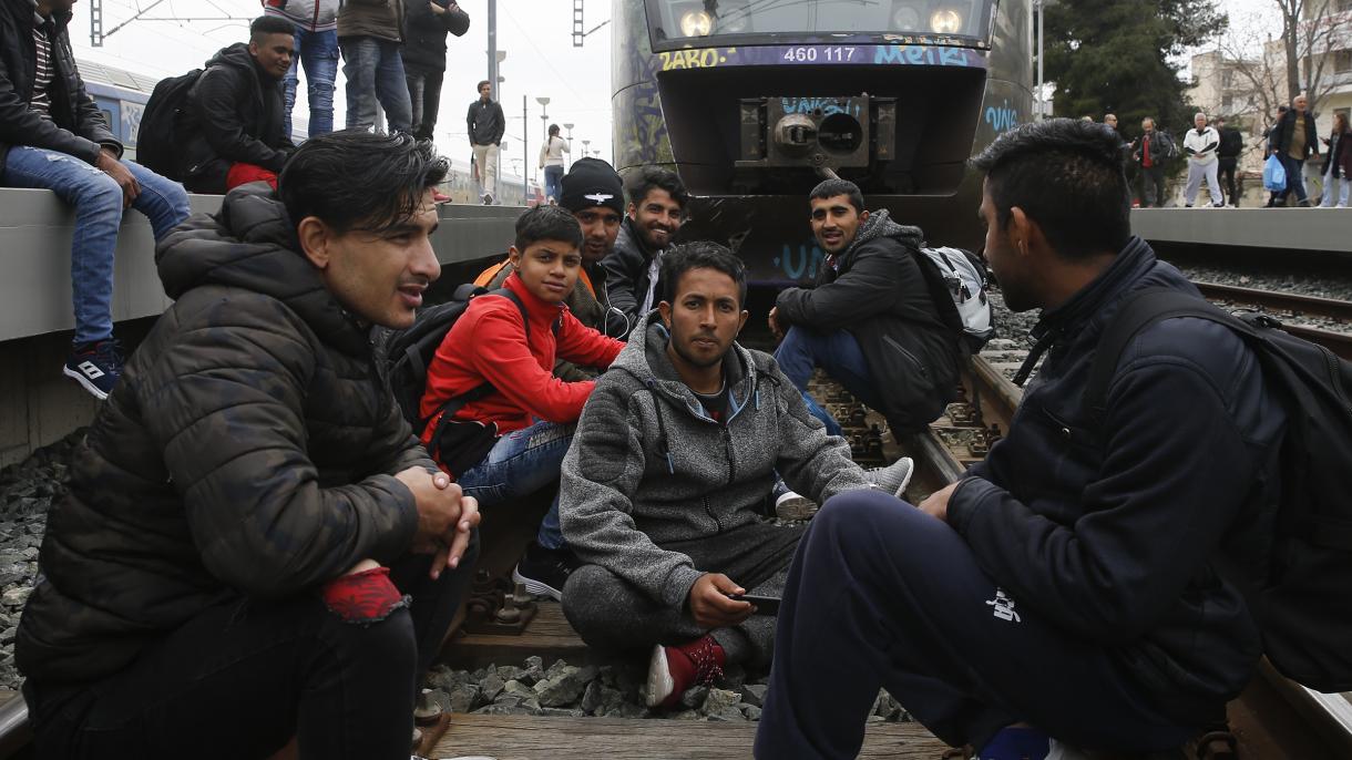 Κατάληψη του σταθμού Λαρίσης στην Αθήνα από μετανάστες