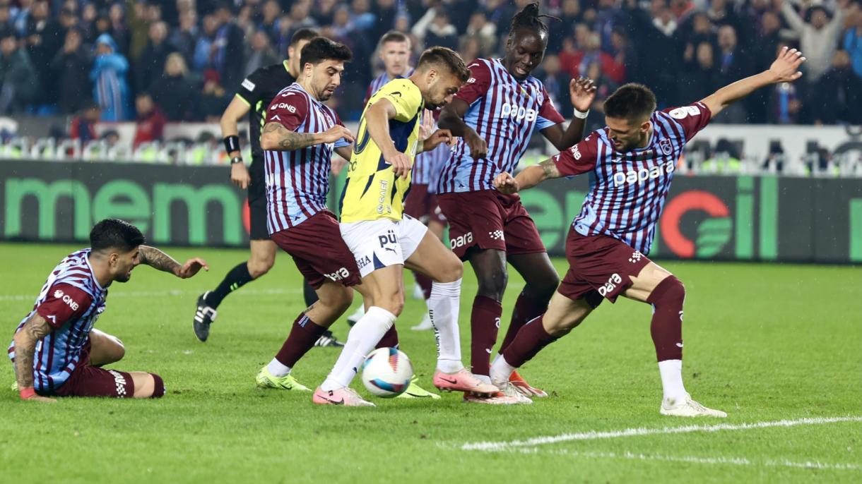 Fenerbahce câștigă la Trabzon în ultimul minut