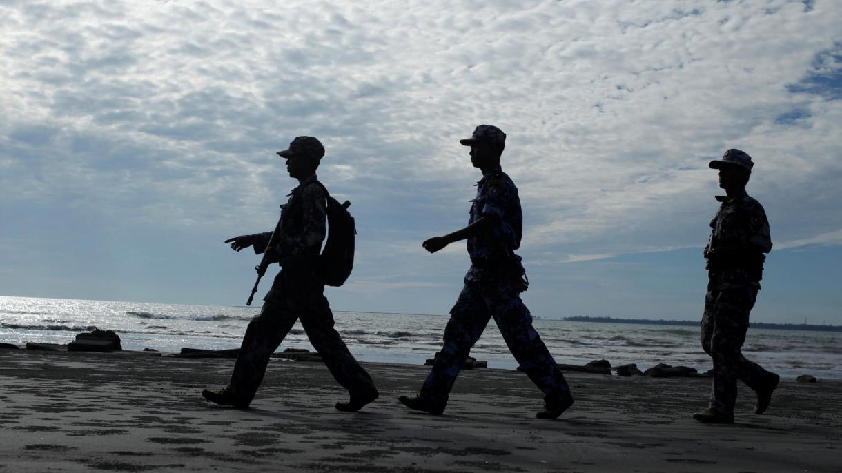 "میانمار میں جھڑپیں" برمی سرحدی پولیس کے درجنوں اہلکاروں نے بنگلہ دیش میں پناہ لےلی