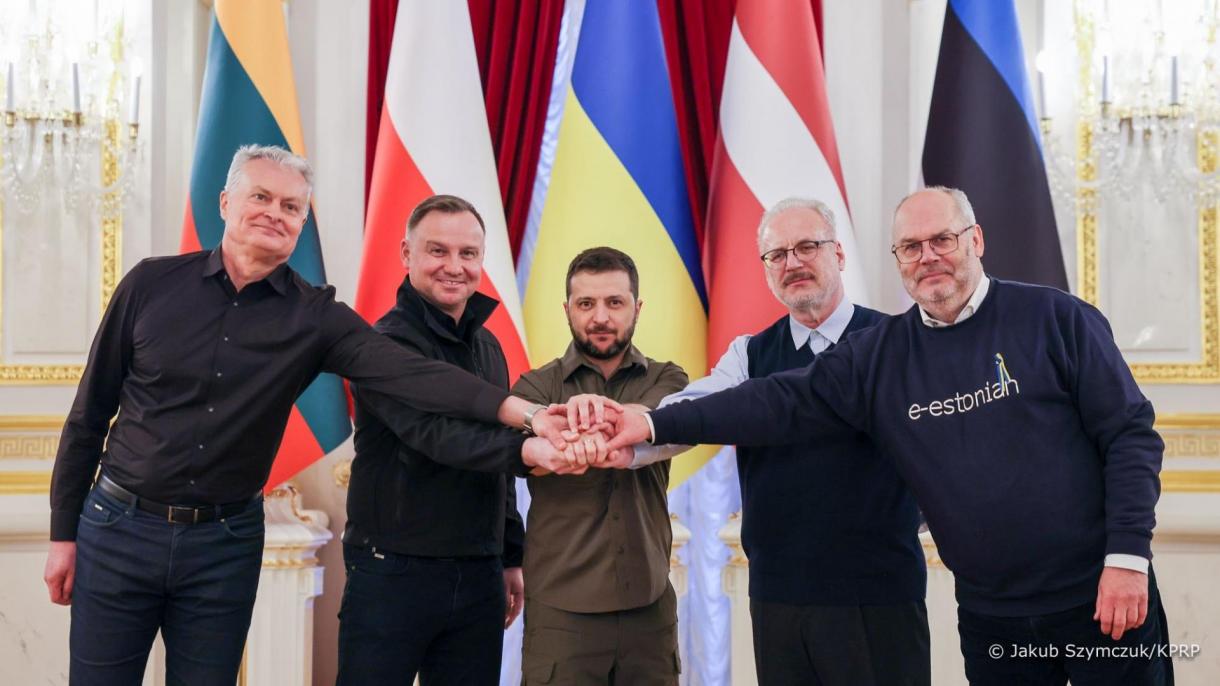 Presidentes de Polonia, Lituania, Letonia y Estonia muestran su apoyo a Zelenski en visita a Kiev