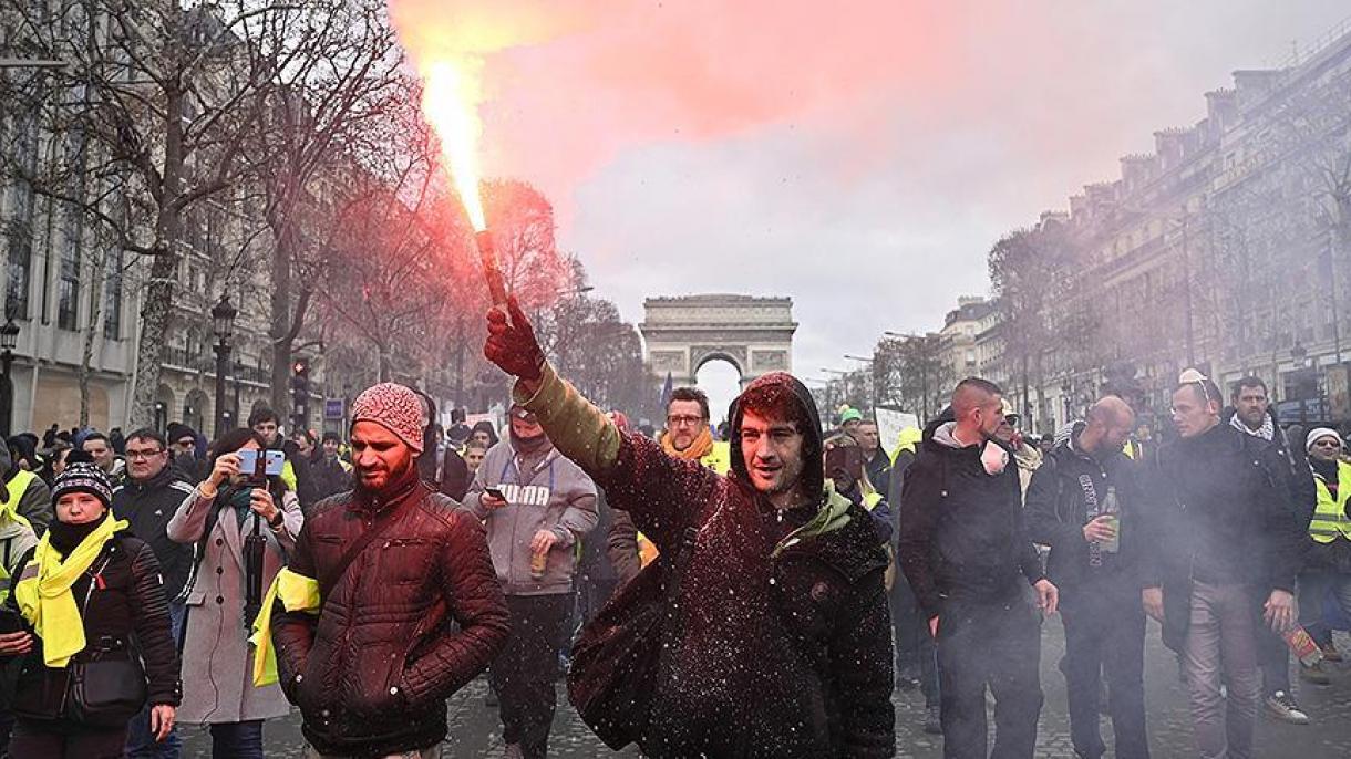 فرانس: ییلو جیکٹ مظاہرین ایک دفعہ پھر سڑکوں پر نکل آئے