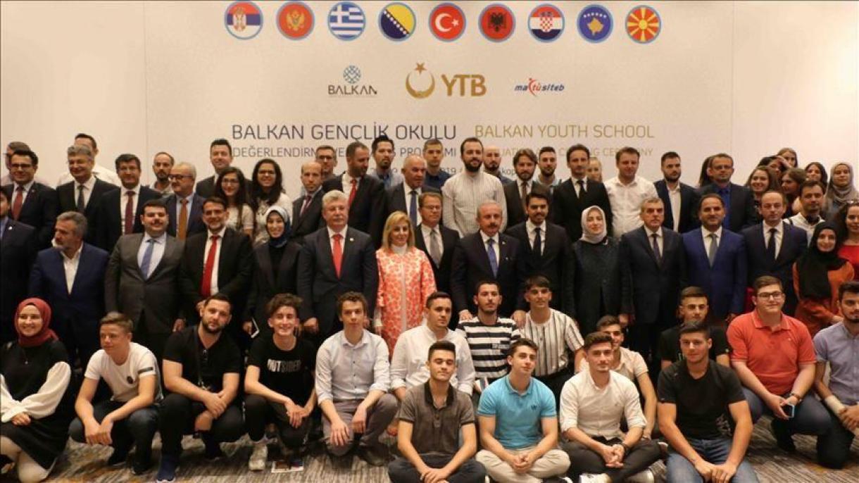 Шентоп порача од Скопје: За мирот на Балканот многу е важно младите генерации да живеат во мир