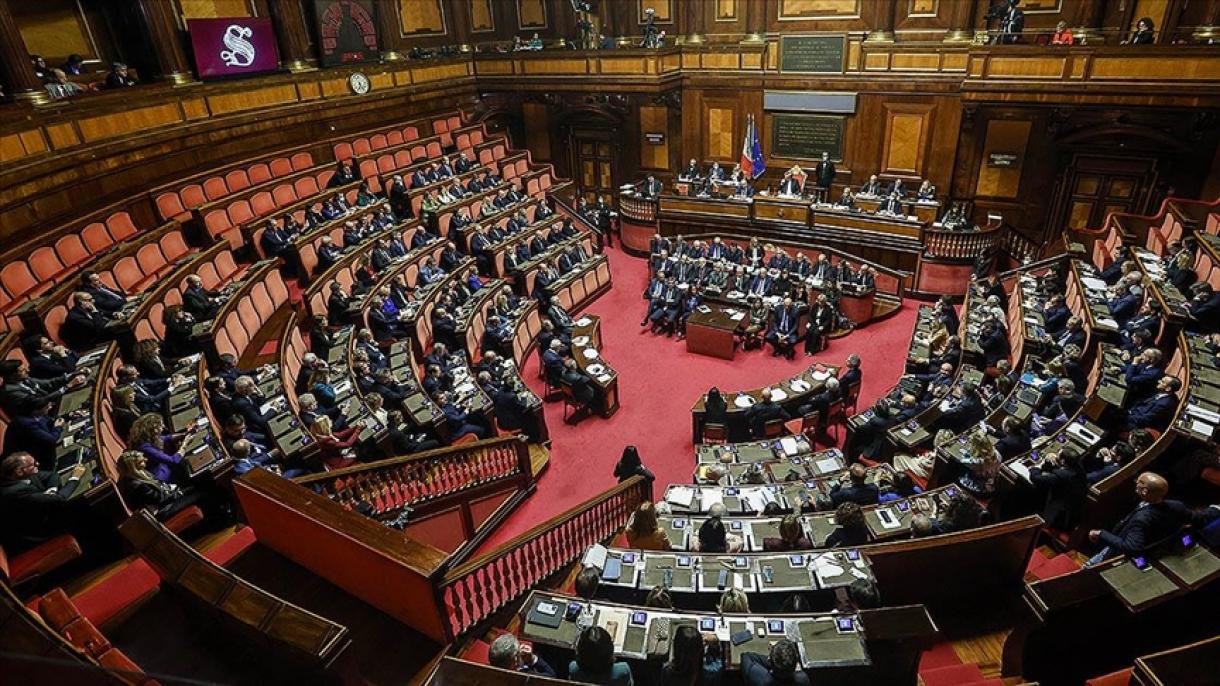 Italia: Le multe fino a 100mila euro per chi usa parole straniere