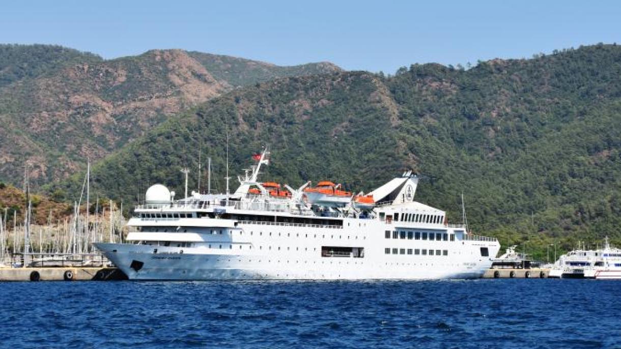 ‘‘Orient Queen’’ adlı kruiz gәmisi Marmarisdә lövbәr saldı