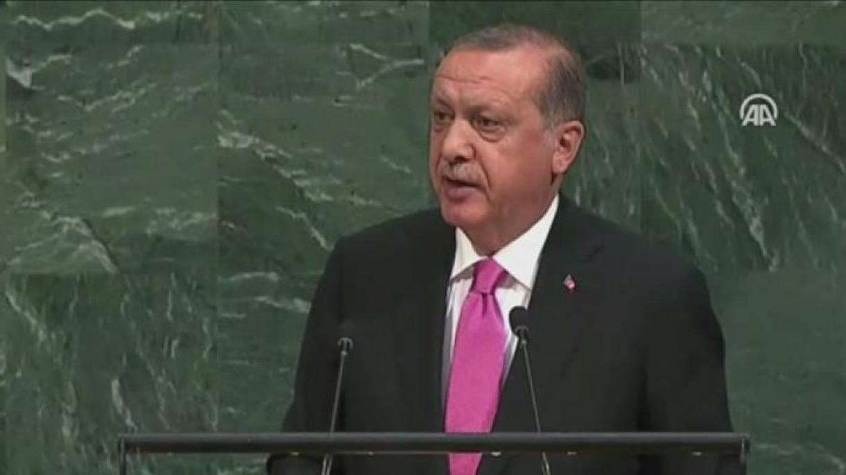 O presidente Erdoğan comparece ao programa News Hour na rede PBS