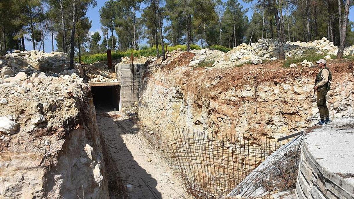 Афринде миң террорист батуучу жер астындагы штаб тоннели табылды