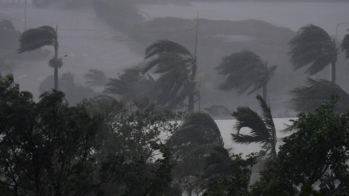 Australianos estão em choque com a passagem do furacão Debbie