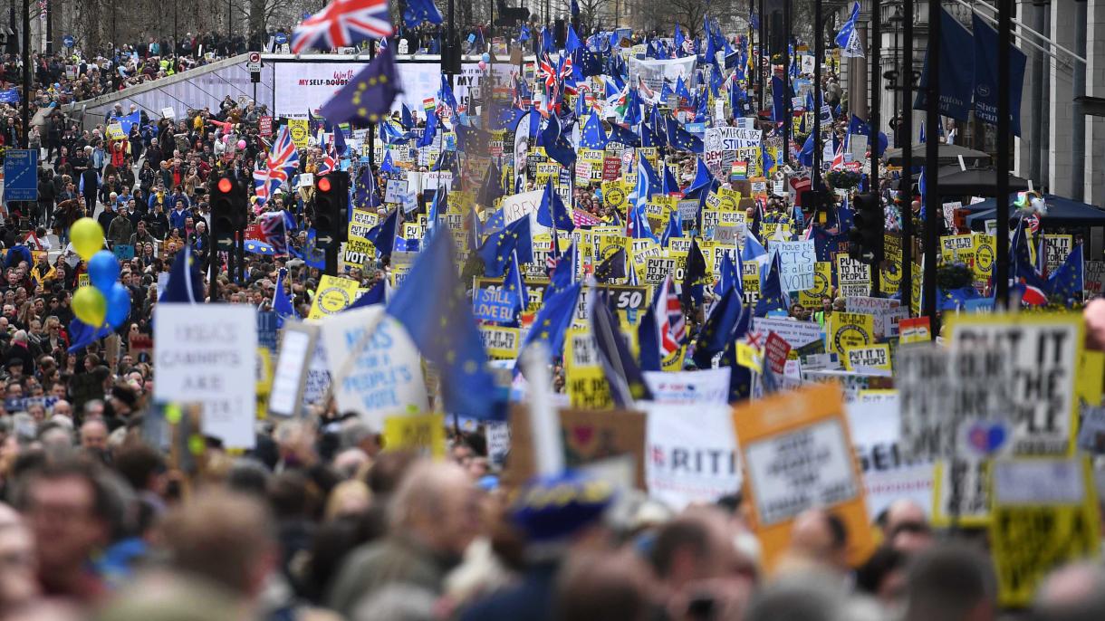 Öt milliónál több aláírás gyűlt össze a Brexit leállításáért