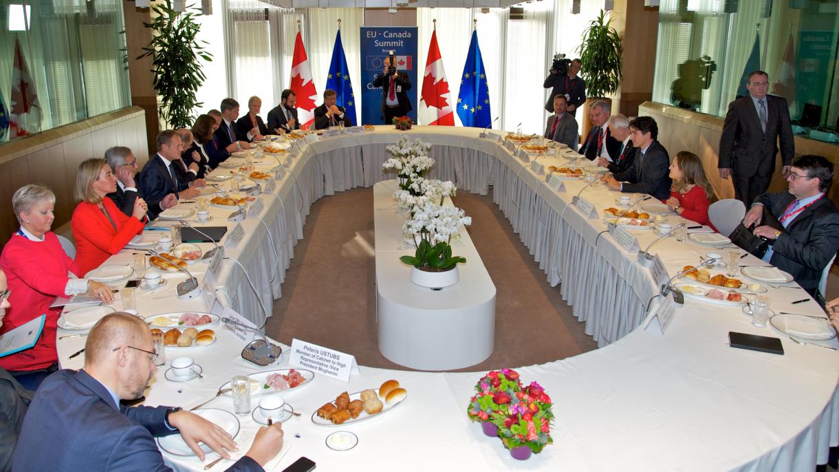 امضای توافقنامه تجارت آزاد میان کانادا و اتحادیه اروپا