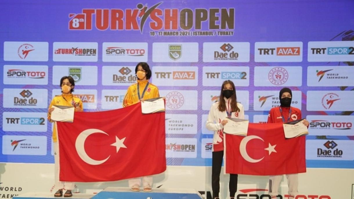 Jogadores de taekwondo turcos ganham 22 medalhas no Open da Turquia 2021