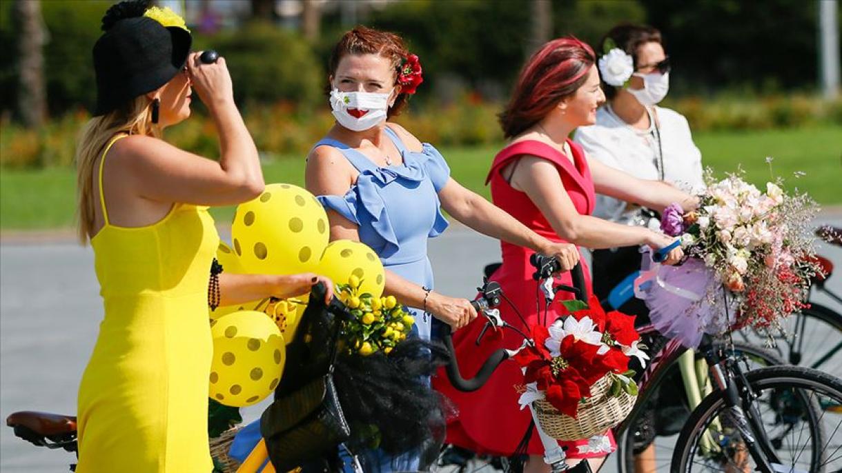 "Las mujeres son más justas, puras y atentas que los hombres"