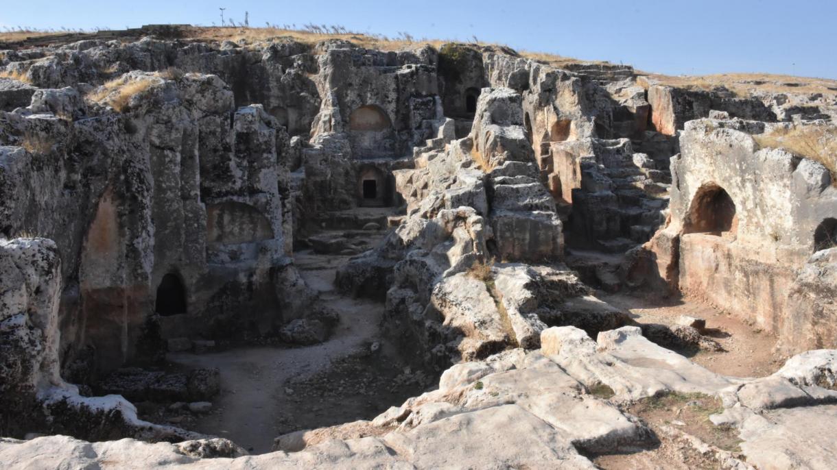 Egy bronz katonai diplomára találtak Perre antikvárosban