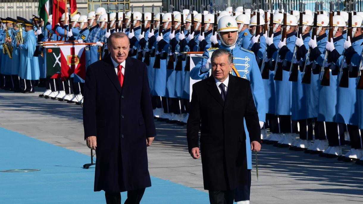 Erdogan felicita o 30º aniversário da independência do Uzbequistão