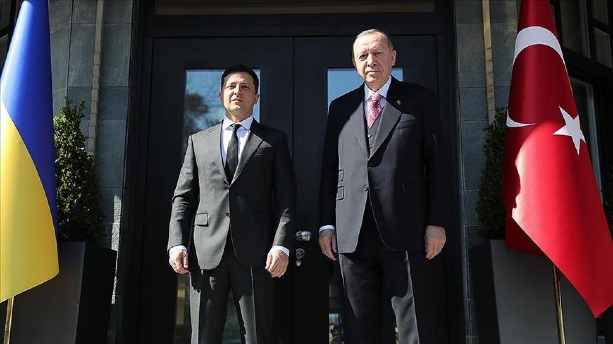 Il presidente Erdogan sente al telefono il presidente Zelensky