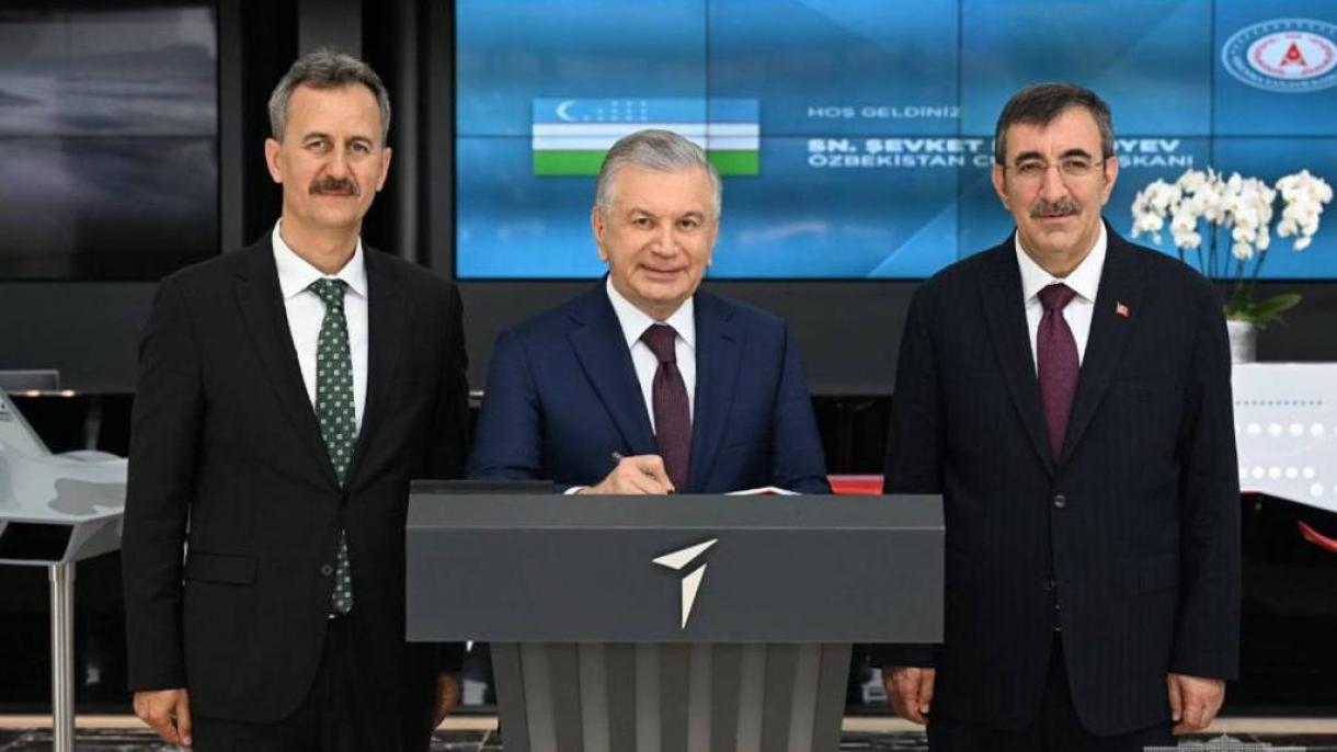 O‘zbekiston Prezidenti Turkiya aerokosmik kompaniyasida bo‘ldi