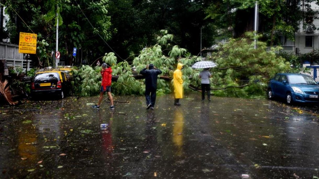 Perdieron la vida 23 personas a causa del rayo caído en la India durante las lluvias fuertes