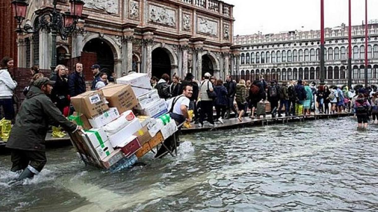 İtaliyada güclü yağış iki nəfərin ölümünə səbəb oldu
