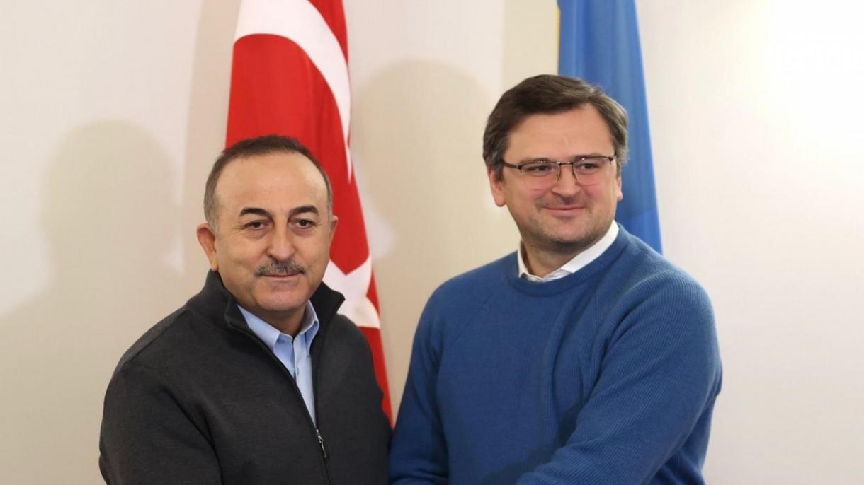 A Krími Tatár Koordinációs Központba látogatott a török külügyminiszter
