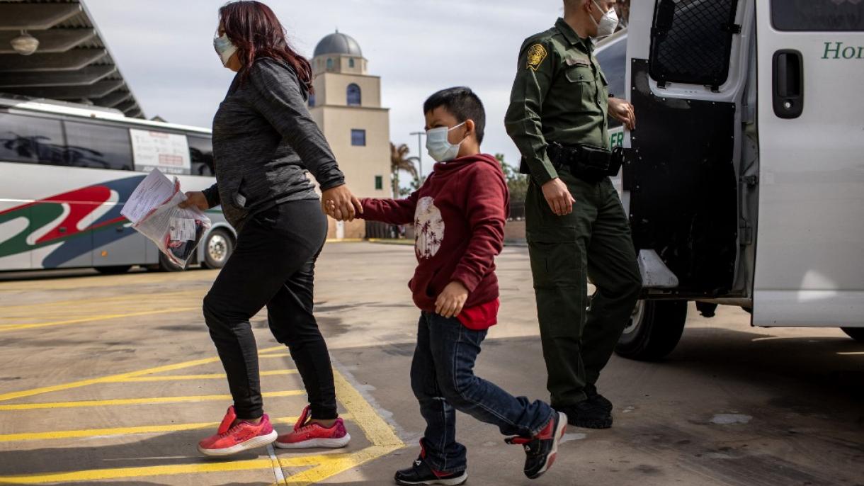 صدها طفل مهاجر بی‌سرپرست در اردوگاههای آمریکا به کرونا مبتلا شده‌اند