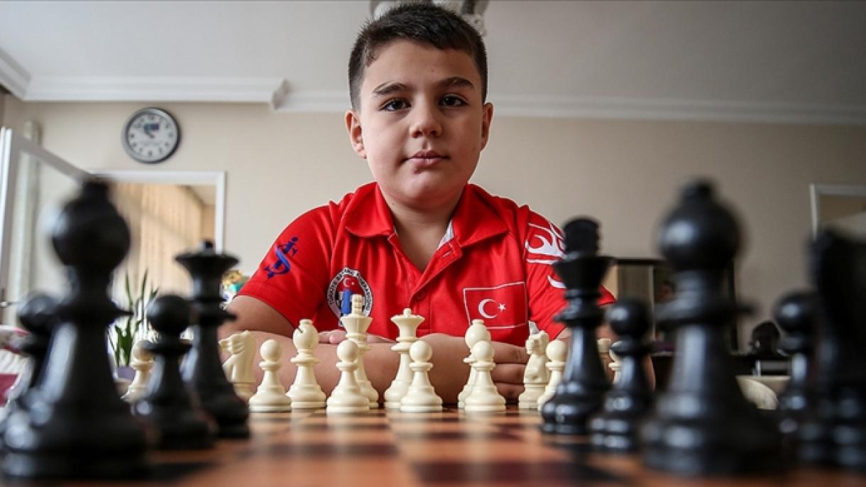 قهرمان 10 ساله شطرنج ترکیه در رده اول لیست الو