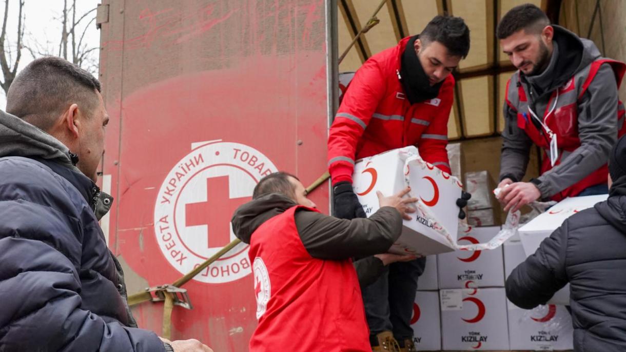 La Media Luna Roja Turca sigue suministrando ayuda a las víctimas de guerra en Ucrania