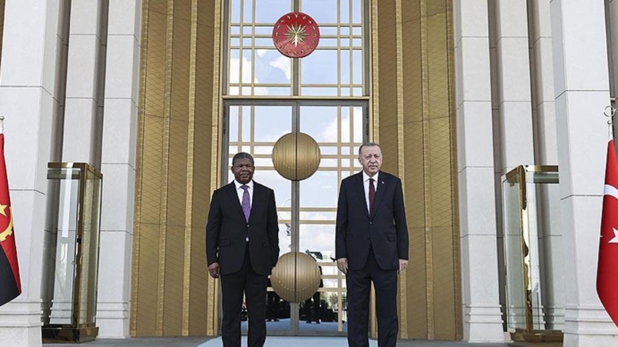 Анголанын президенти Түркияга келди