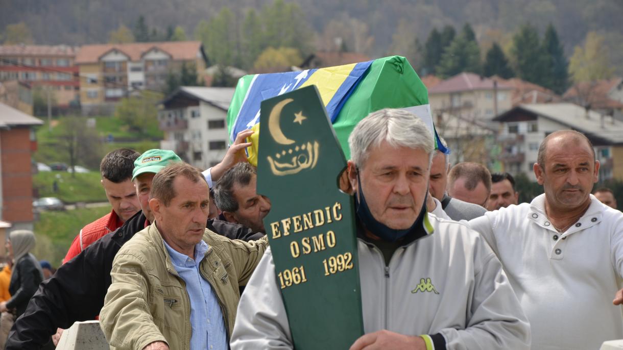 پیکر دو قربانی جنگ بوسنی‌ وهرزگوین به خاک سپرده شد