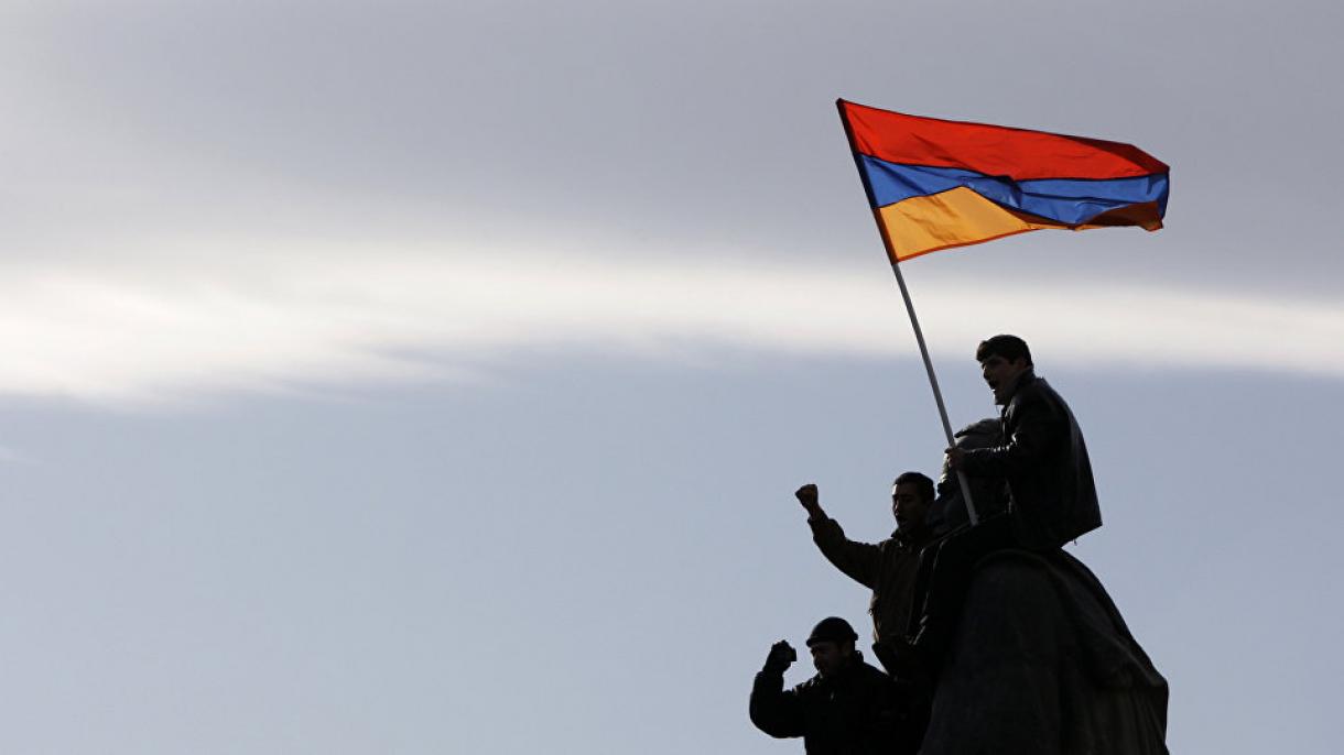 Új választások kiírását javasolta az örmény ügyvezető kormányfő