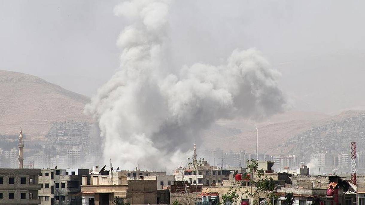 O regime na Síria realizou ataques aéreos em Damasco e Idlib