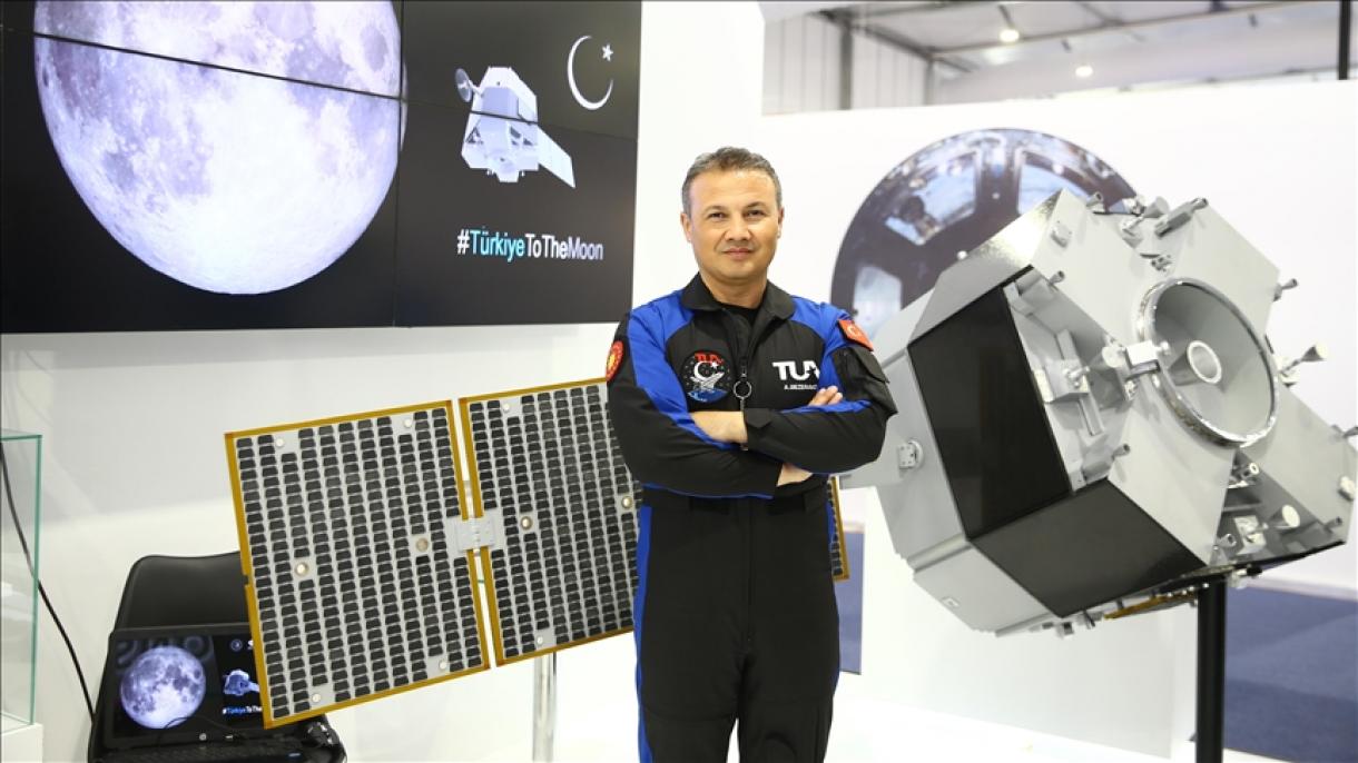 埃尔多安总统与首位土耳其宇航员进行视频会晤