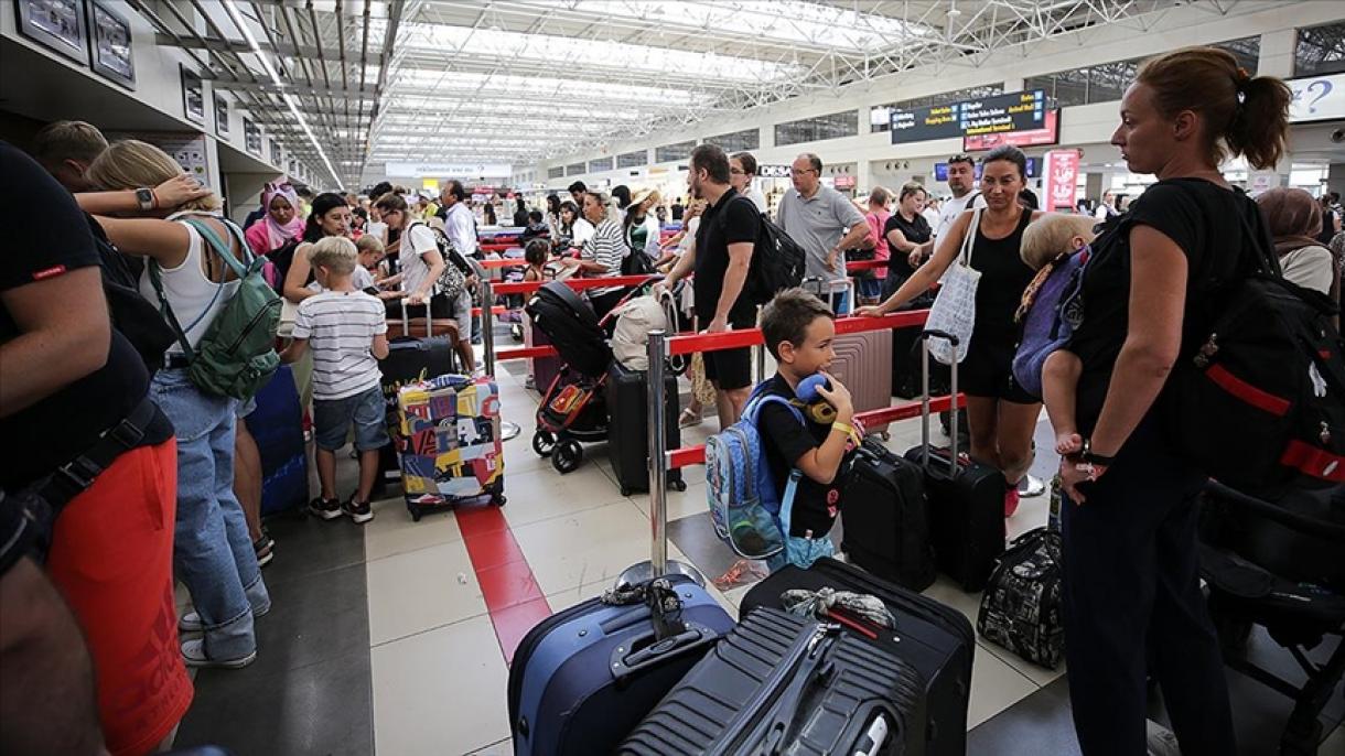 Antaliyada turist rekordı