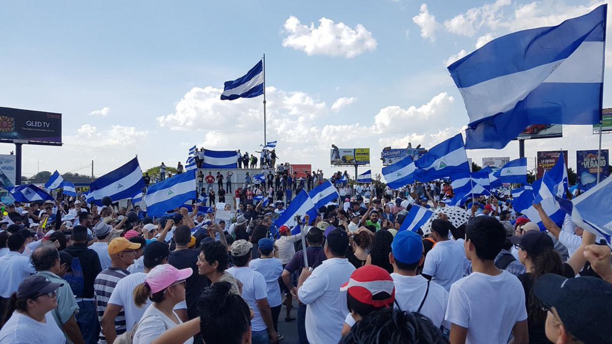 Nicaragüenses marchan con la solicitud de justicia por muertes de los enfrentamientos