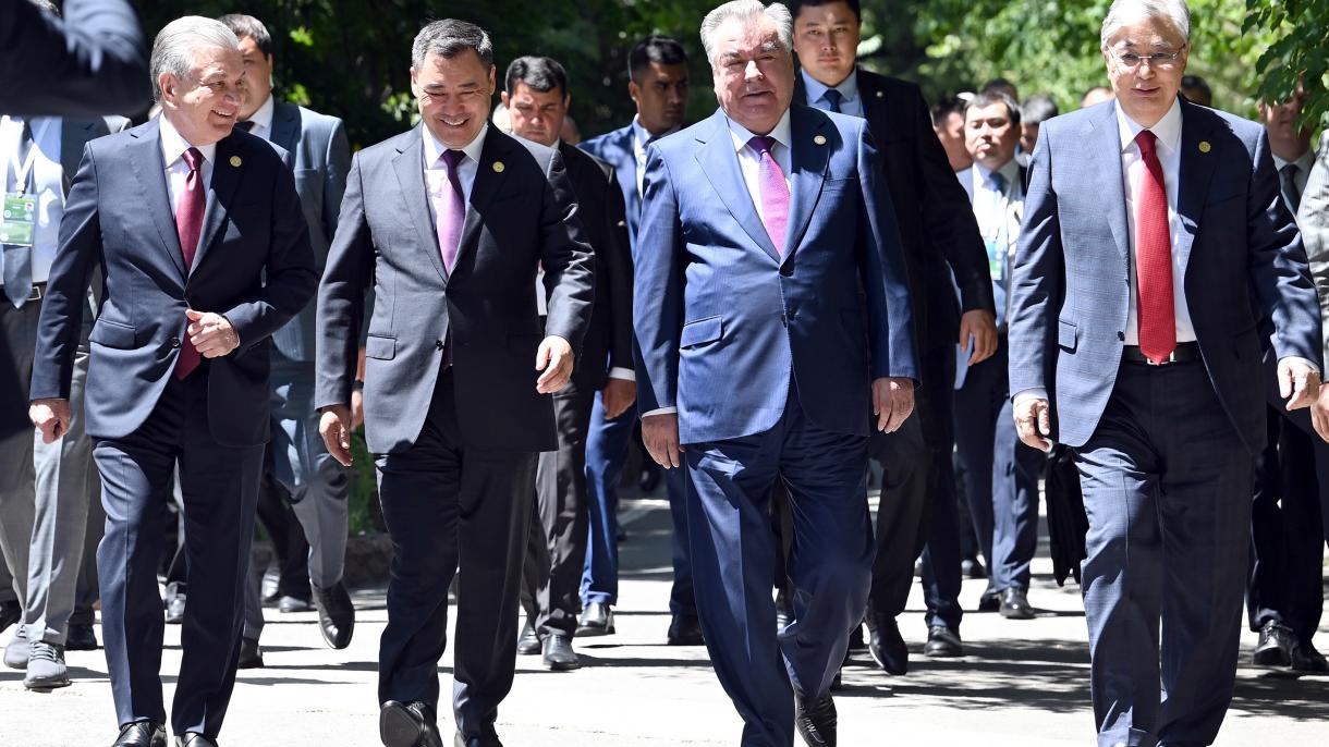 Orta Asya Cumhurbaşkanları Kırgızistan Isık-Göl 5.jpg