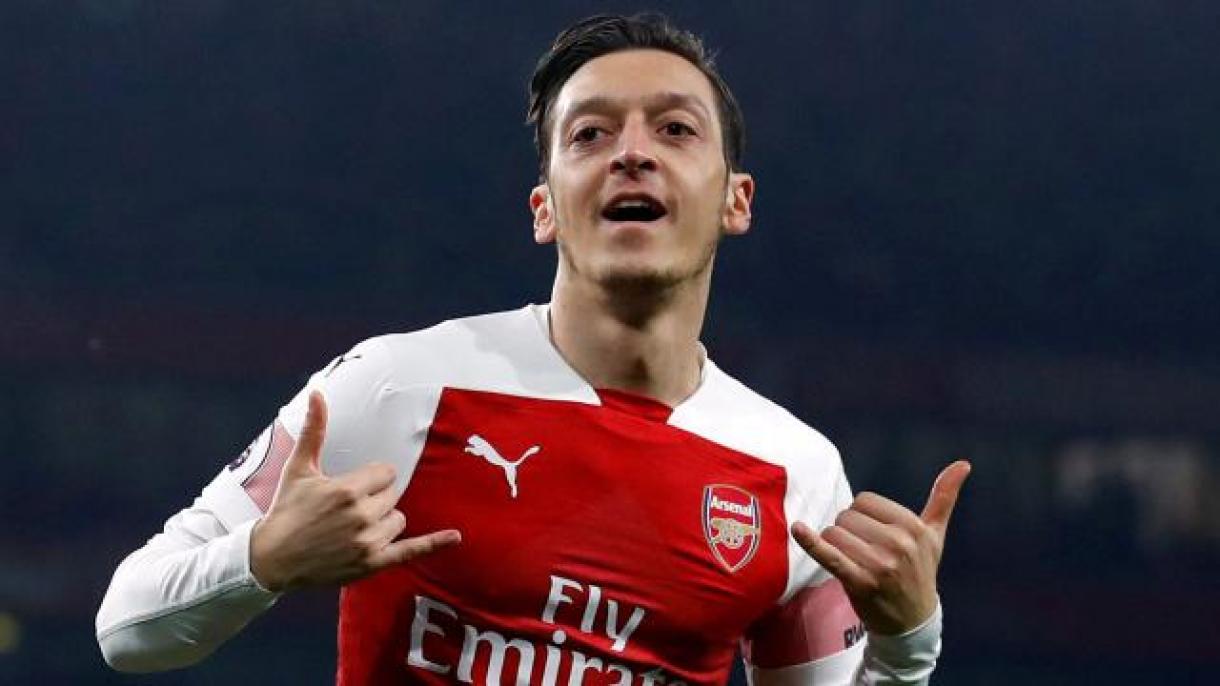 サッカー アーセナルからフェネルバフチェに移籍のオジル 神が運命を授けてくださった サッカー アーセナルからフェネルバフチェに移籍のオジル 神が運命を授けてくださった