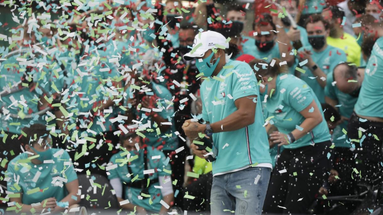 Fórmula 1: la victoria de Hamilton brinda el título de constructores a Mercedes