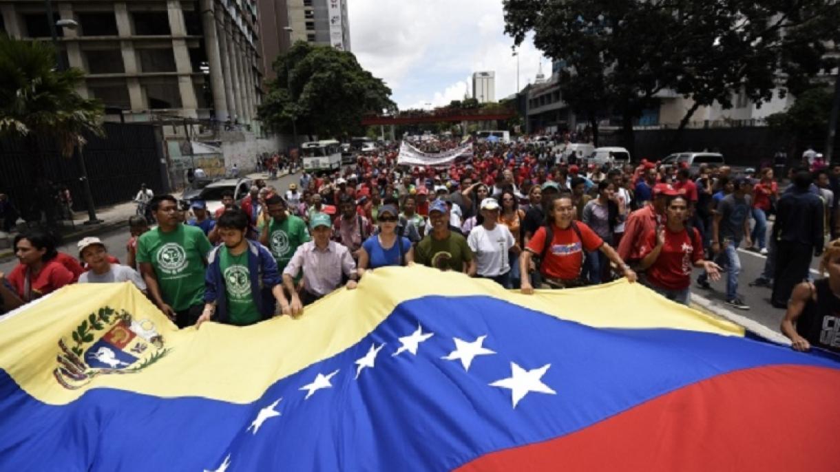 Caos e violência na Venezuela em 2017