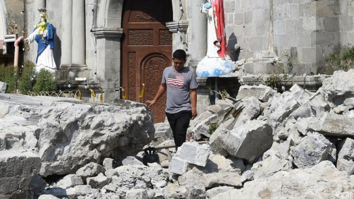 Aumenta o número de mortos pelo terremoto nas Filipinas