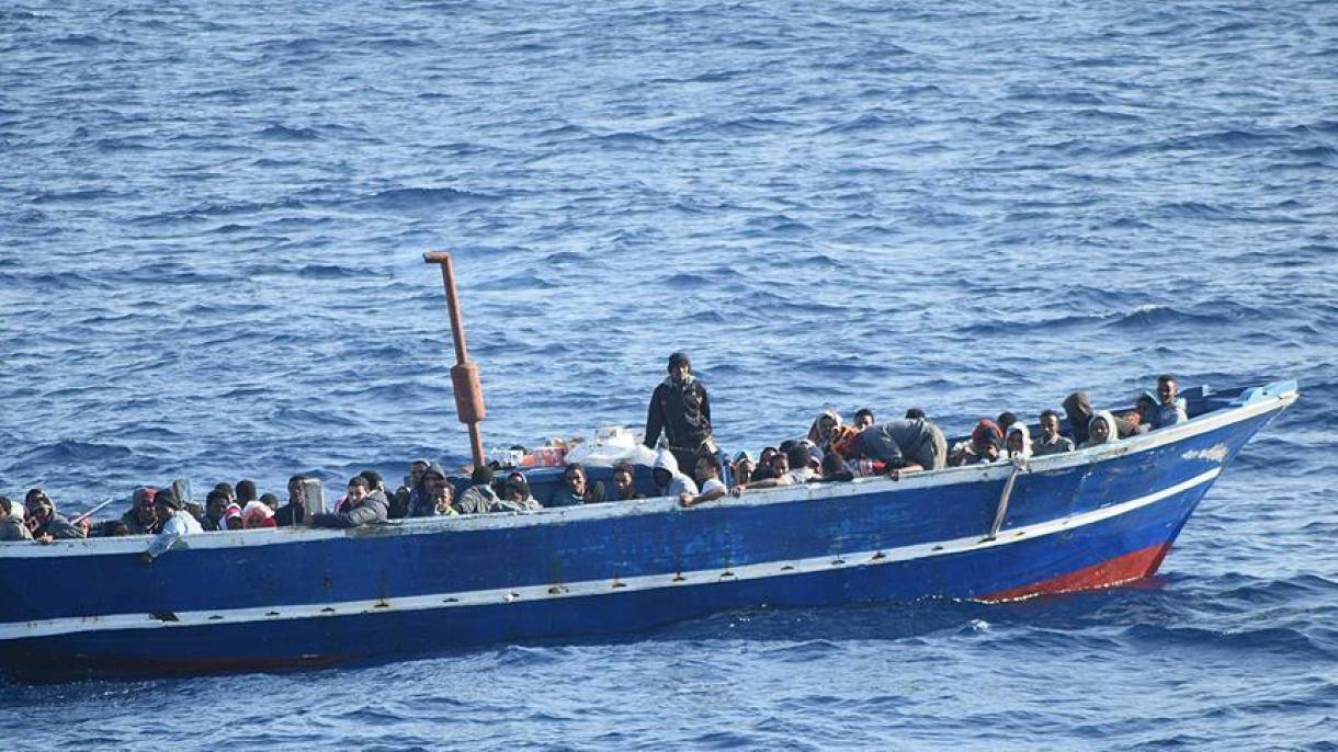 Suben a 4 los inmigrantes fallecidos entre los 80 rescatados en dos pateras