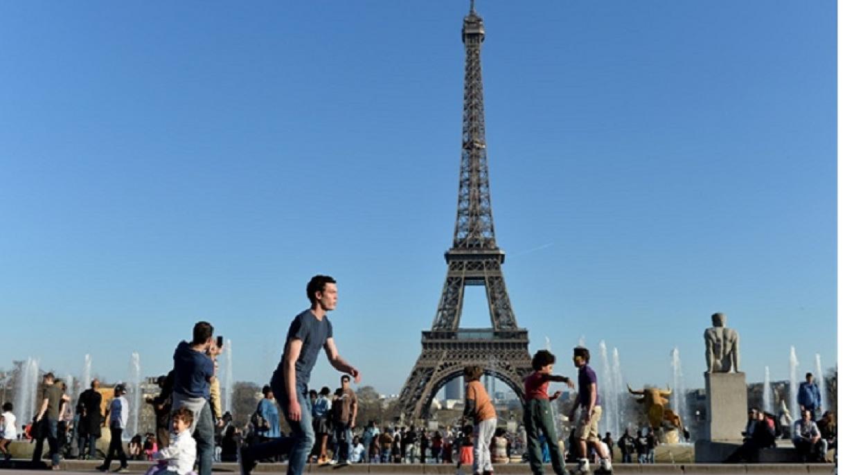 Auto con bombole gas trovata in centro a Parigi, arrestata un'altra coppia