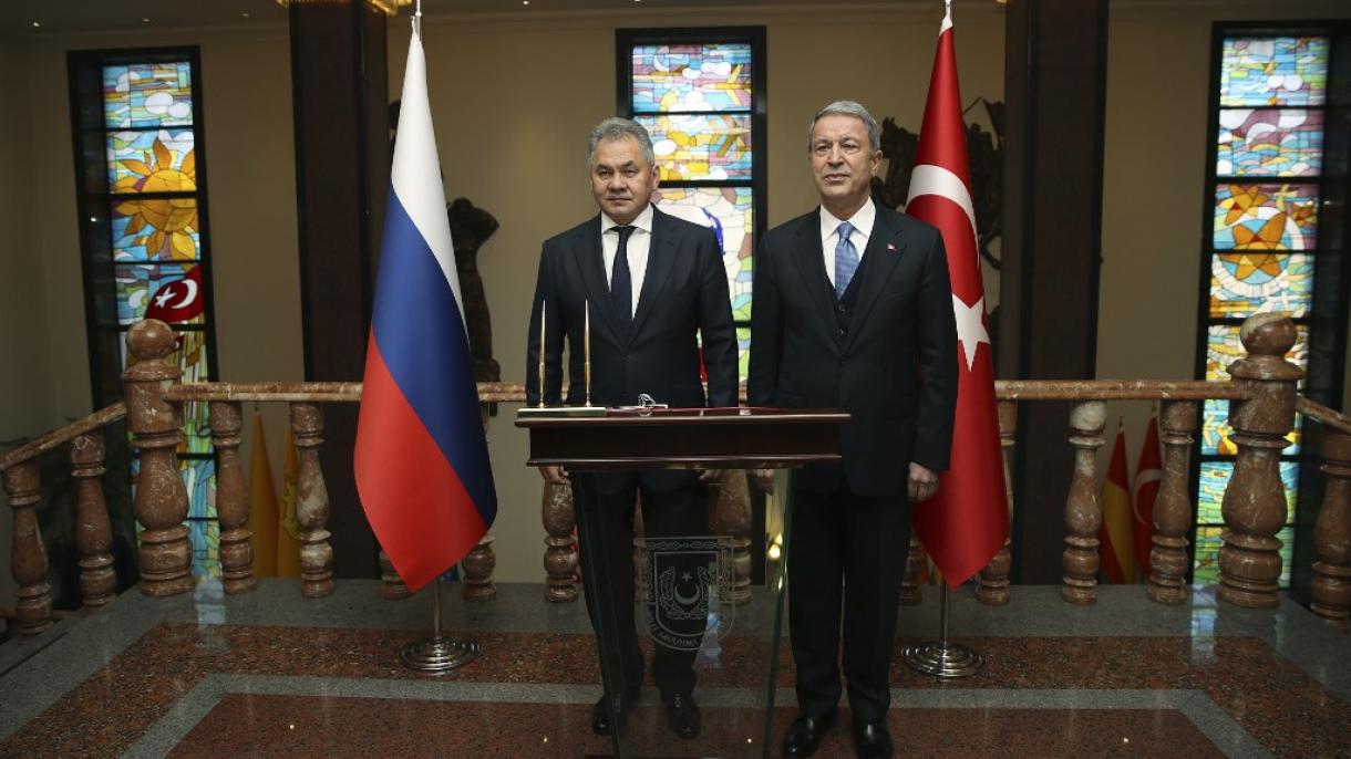 Hulusi Akar Rossiya Mudofaa vaziri Sergey Shoygu bilan muloqot qildi