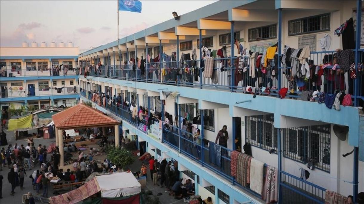 La UNRWA alberga a más de 400.000 palestinos en sus escuelas y edificios en Gaza