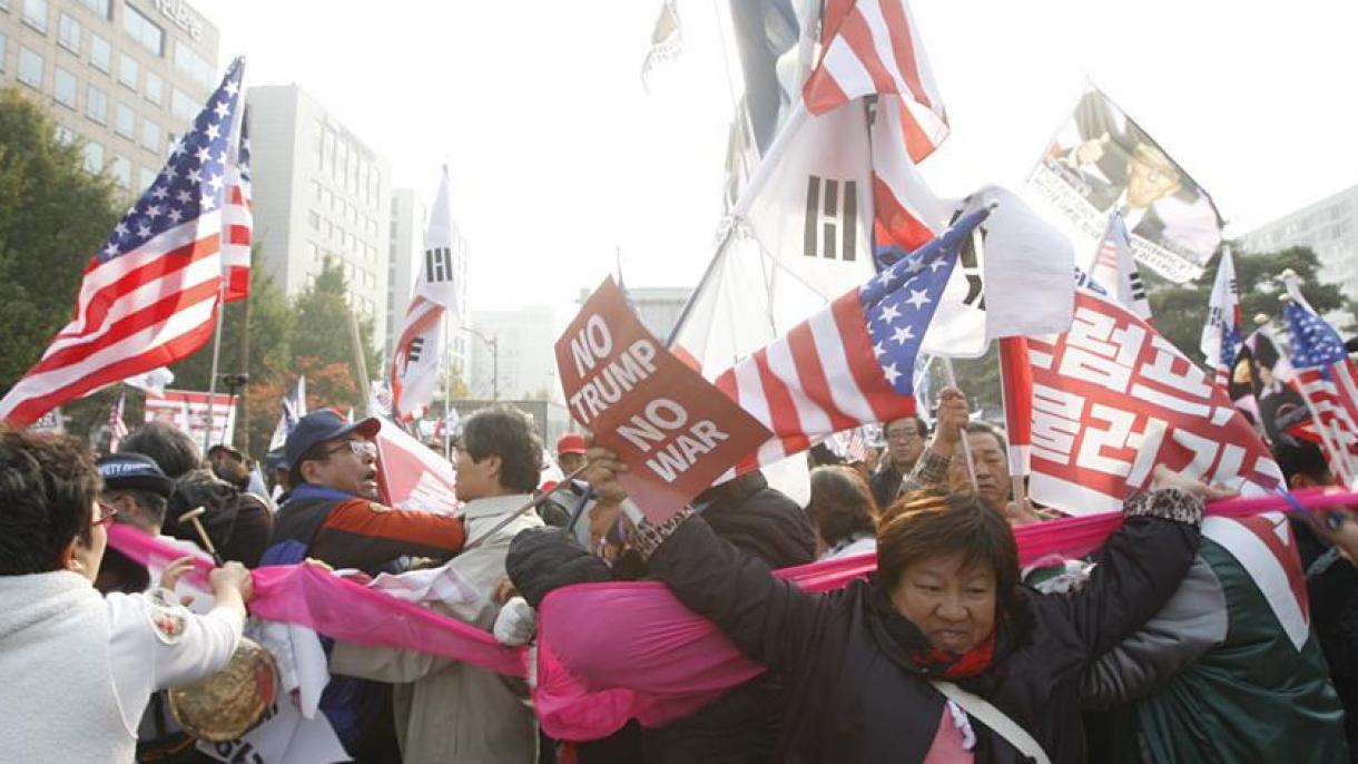 Conflicto entre los apoyadores y protestantes de Trump en Seúl