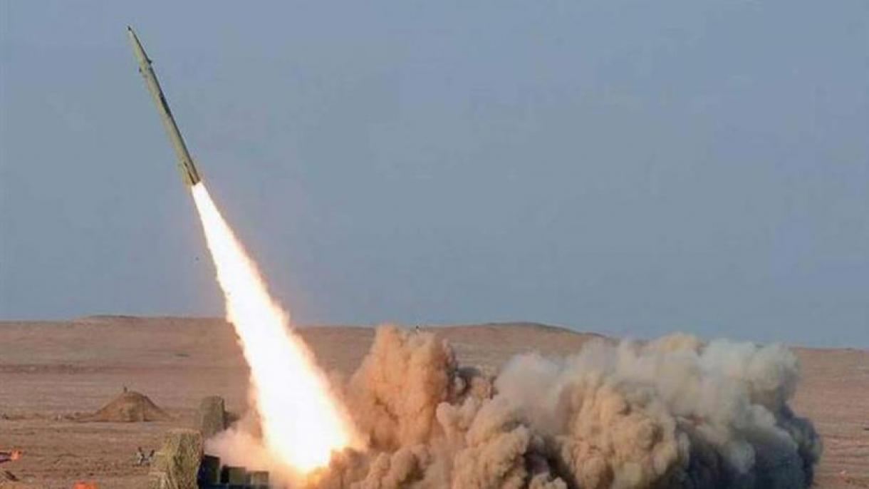 Ataque de míssil balístico na fronteira árabe do Iêmen