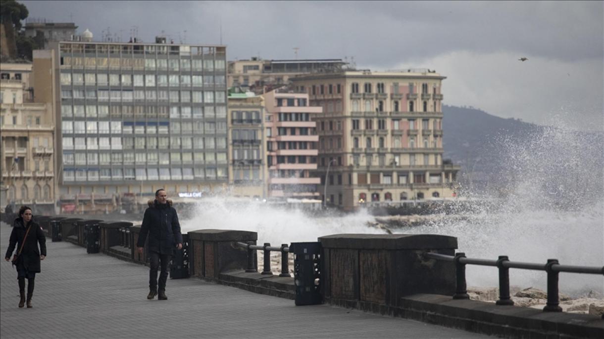 Italiýada ýaramaz howa şertleri sebäpli duýduryş berildi