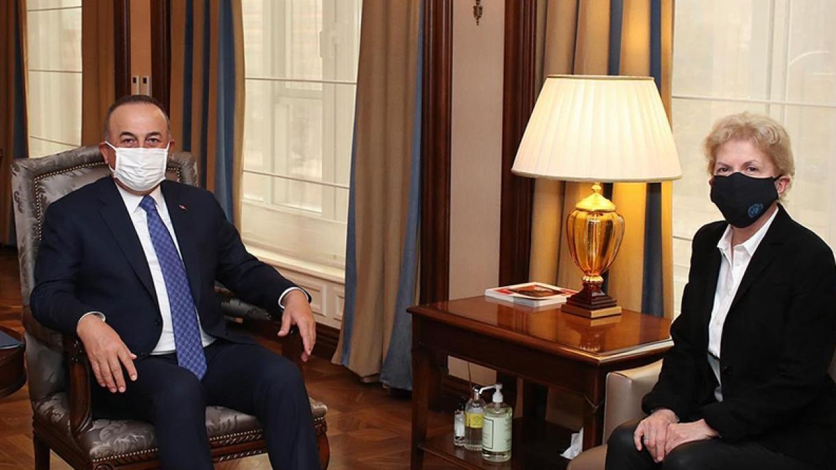 Çavuşoğlu encontrou-se com o enviado especial para Chipre em Ancara